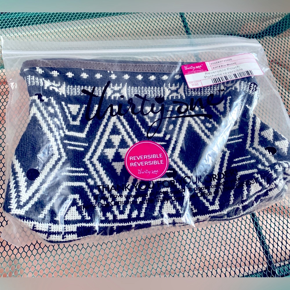Thirty-One Rio Weave Reversible Pouch - Picture 7 of 7